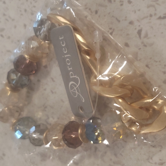 New boutique gold tone chunky beaded bracelet - Picture 3 of 7